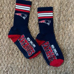 NWOT NFL Patriots Fan Socks Medium Weight Mens (7- 9.5)